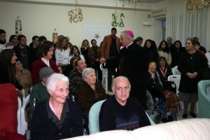 Pubblico Casa Amica con Arcivescovo Antonio Ciliberti